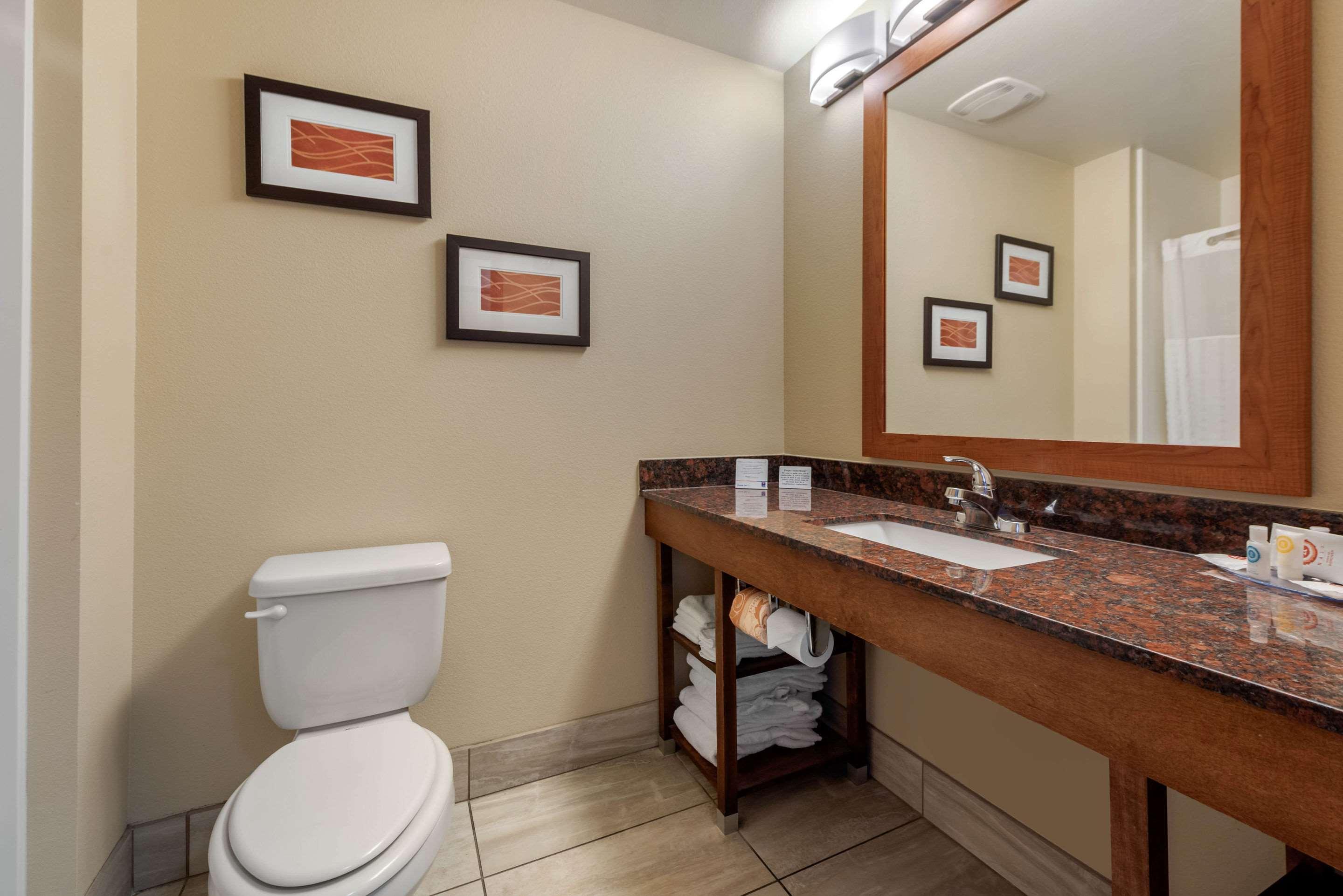 Comfort Inn Лаймн Екстер'єр фото